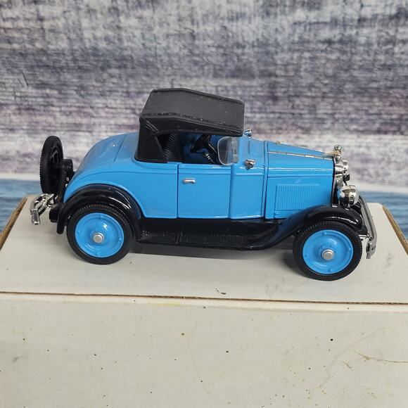 Die-cast 1928 Chevy AB Roadster detailed blue and black - Picture 6 of 10